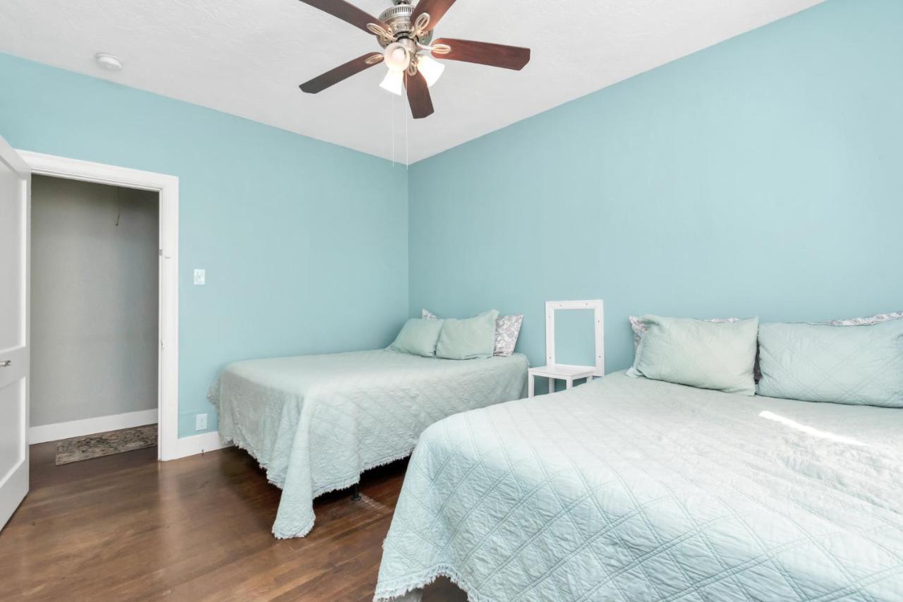 Cozy Historic Galveston House-8 Min Walk To Beach! Exterior photo