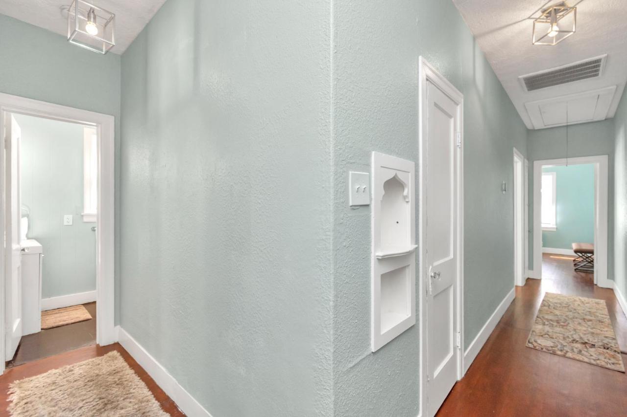 Cozy Historic Galveston House-8 Min Walk To Beach! Exterior photo
